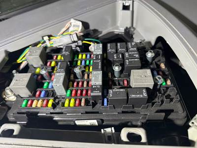 Mack AN (ANTHEM) Fuse Box