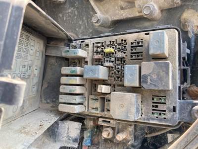 Mack CX Fuse Box