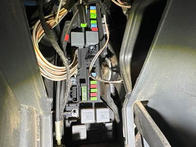 Mack CXU Fuse Box