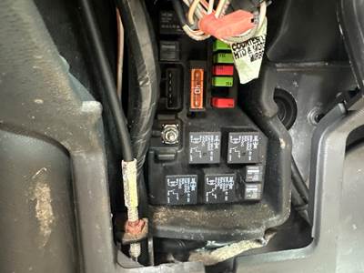 Mack Granite GU813 Fuse Box for a Mack GU800