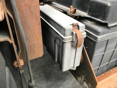 Mitsubishi FE Fuse Box