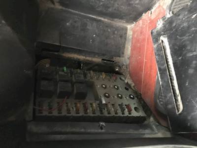 Peterbilt 379 Fuse Boxes & Panels For Sale ... peterbilt 357 fuse box 