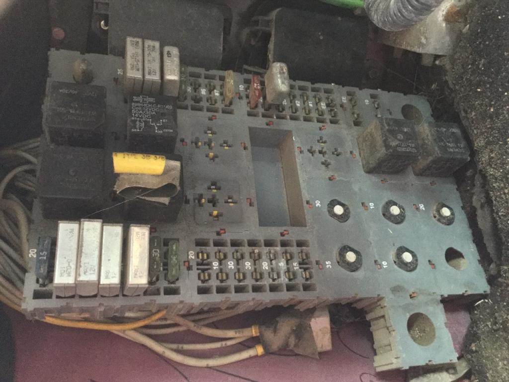 2000 Peterbilt 379 Fuse Box