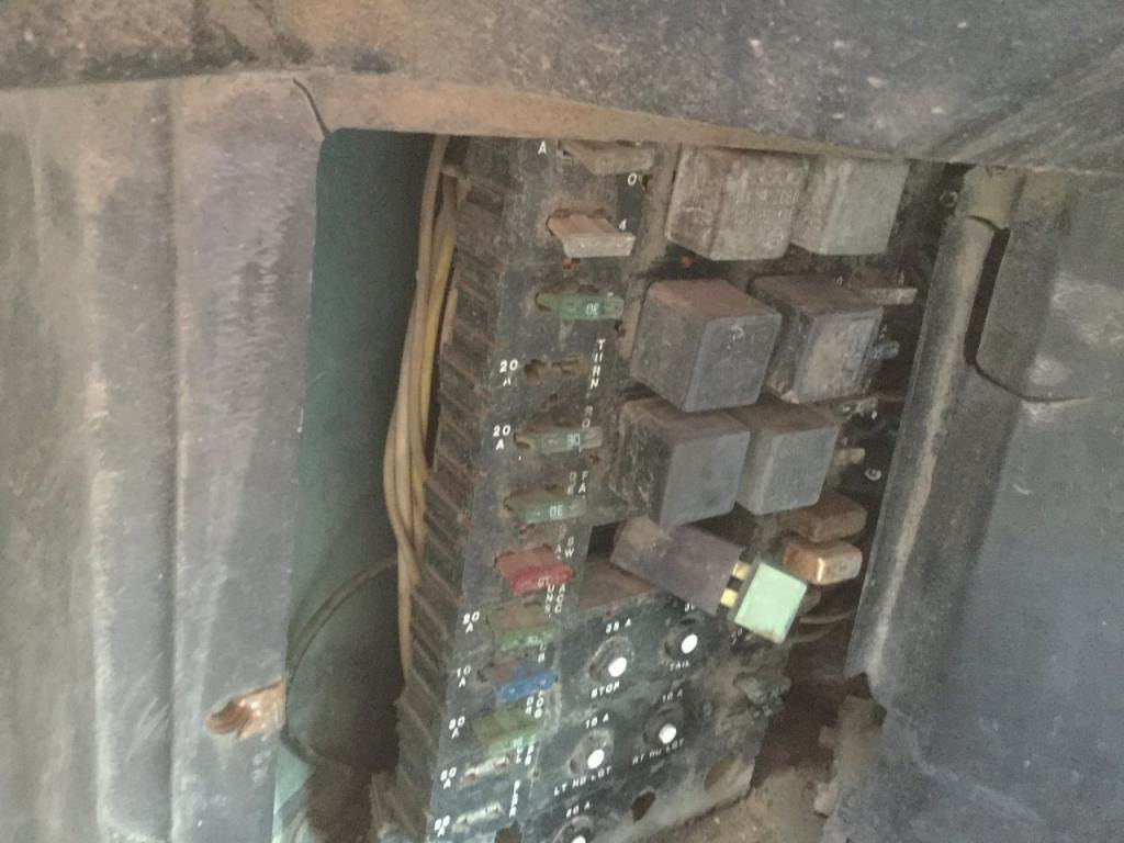 1989 Peterbilt 379 Fuse Box For Sale | Spencer, IA ... 2003 peterbilt fuse box 