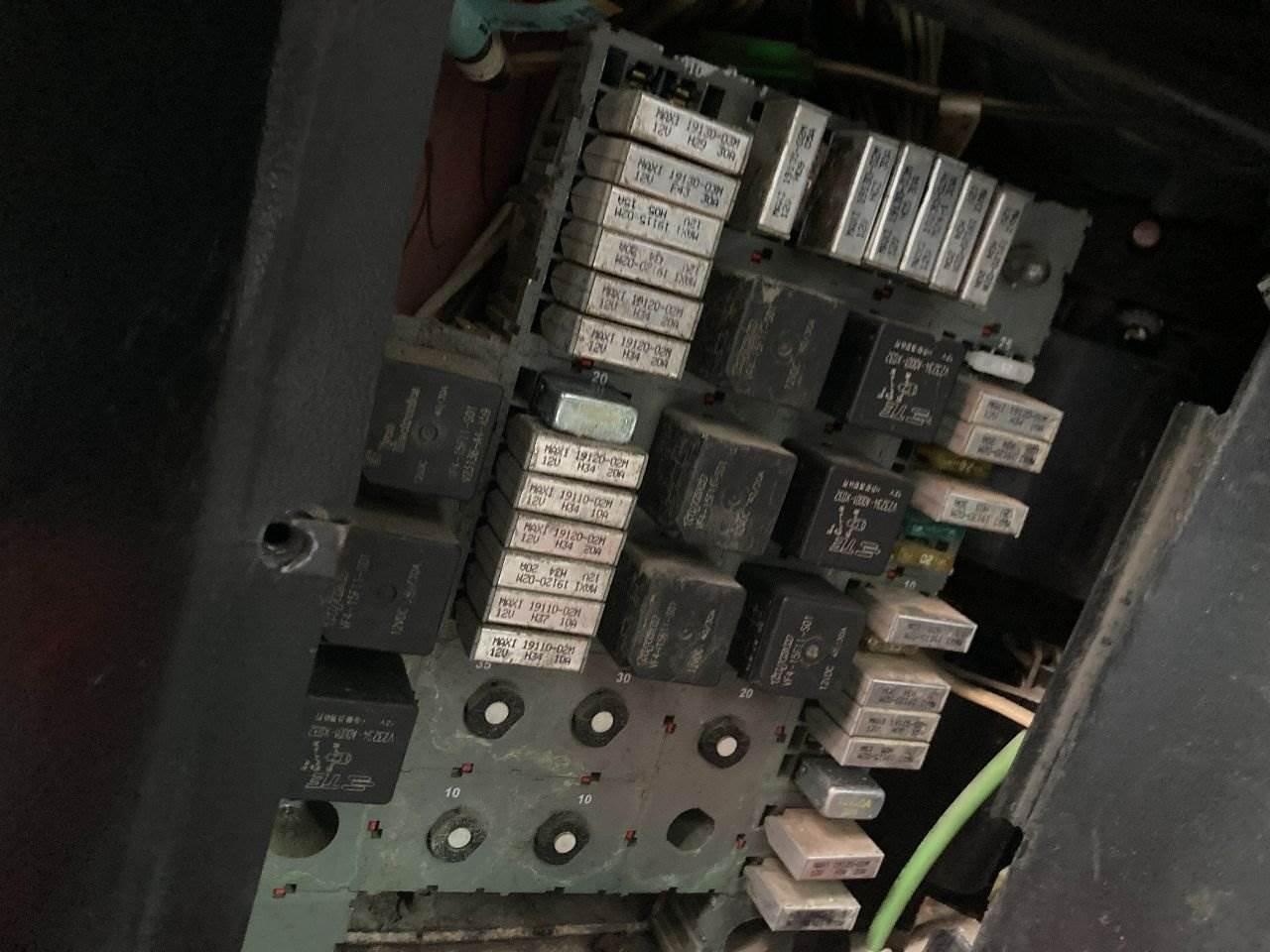 2002 Peterbilt 379 Fuse Box For Sale | Kansas City, MO | 25362029