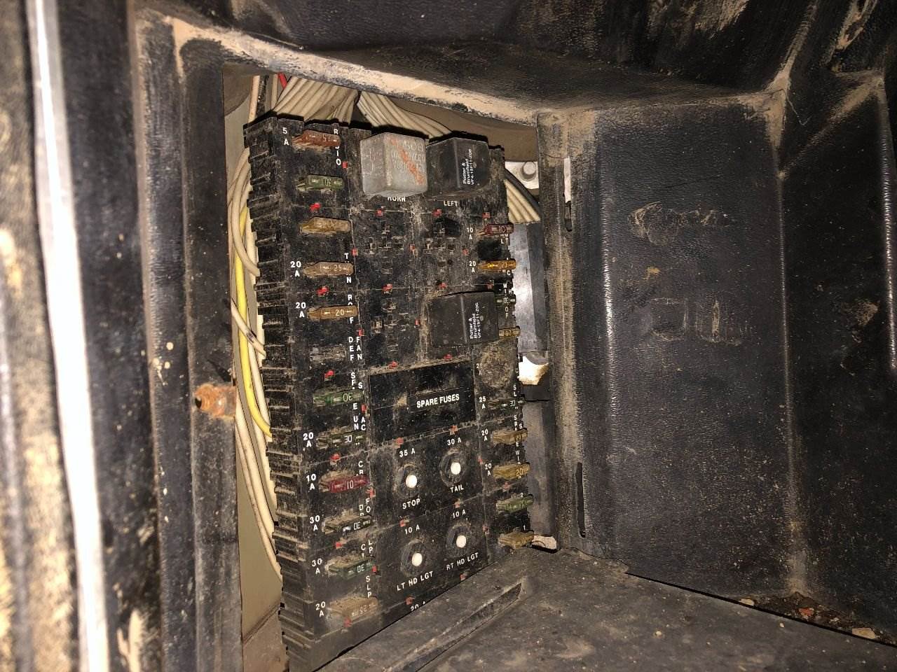 1988 Peterbilt 379 Fuse Box For Sale Winimac, IN 25387536