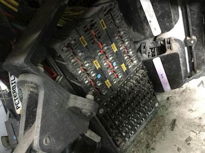 Peterbilt Fuse Boxes & Panels For Sale | MyLittleSalesman.com peterbilt 357 fuse box 