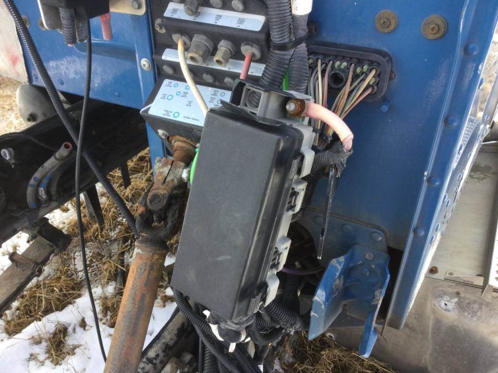 2012 Peterbilt 386 Fuse Box For Sale | Spencer, IA ... 2003 peterbilt fuse box 