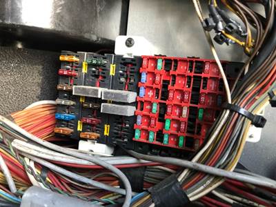 Peterbilt 387 Fuse Box