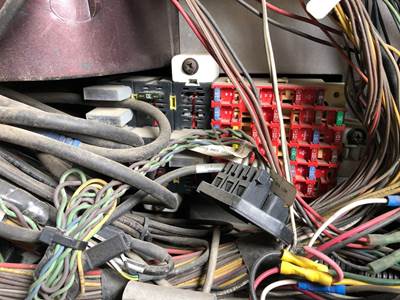 Peterbilt 387 Fuse Box