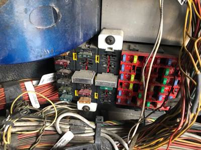 Peterbilt 387 Fuse Box