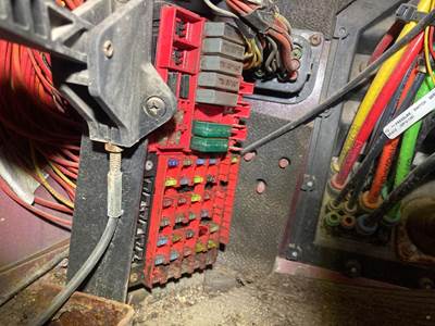 Peterbilt 388 Fuse Box
