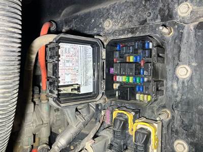 2018 Peterbilt 579 Fuse Box For Sale | Sioux Falls, SD | 25562262