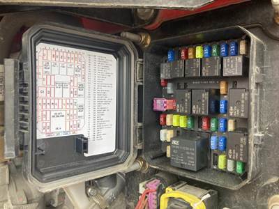 Peterbilt 579 Fuse Box