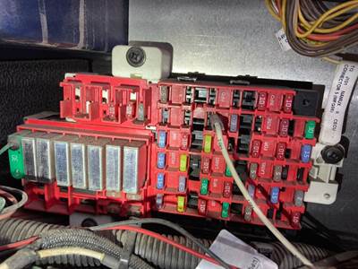 Peterbilt 587 Fuse Box
