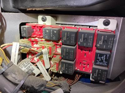 Peterbilt 587 Fuse Box