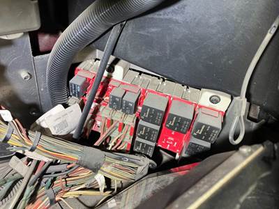 Peterbilt 587 Fuse Box