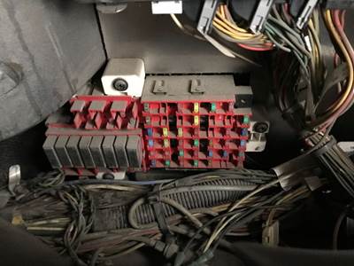 Peterbilt 587 Fuse Box