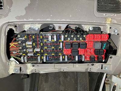 Sterling A9513 Fuse Box
