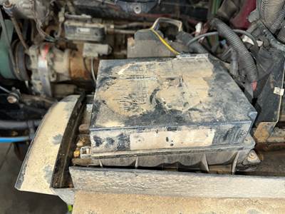 Sterling A9513 Fuse Box