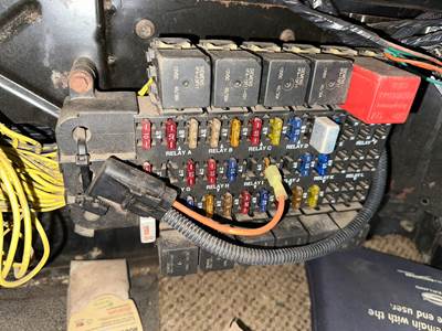 Sterling CF CARGO Fuse Box