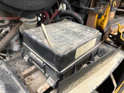 Sterling L8511 Fuse Box