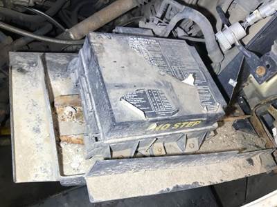 Sterling L8513 Fuse Box