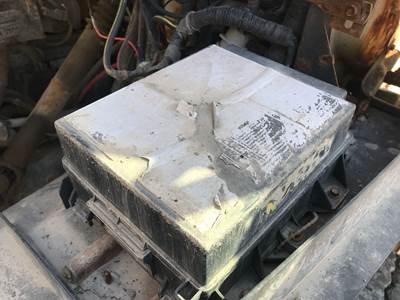 Sterling L8513 Fuse Box