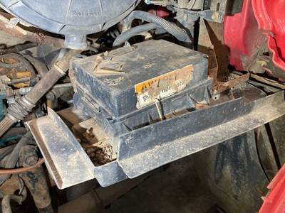 Sterling L9511 Fuse Box