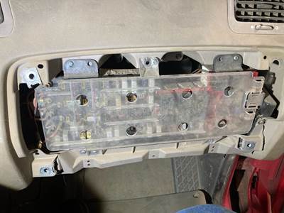 Sterling L9511 Fuse Box