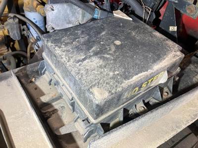 Sterling L9513 Fuse Box