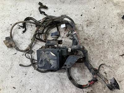 Sterling L9513 Fuse Box