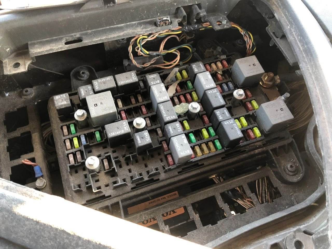 2019 Volvo VNL Fuse Box For Sale | Winimac, IN | 25329861