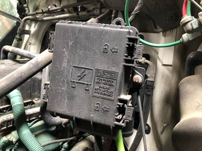 Volvo VNL Fuse Box