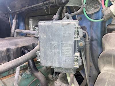 Volvo VNL Fuse Box