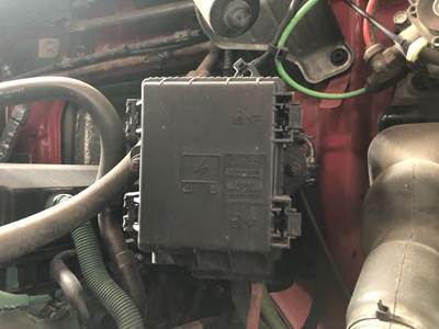 Volvo VNL Fuse Box