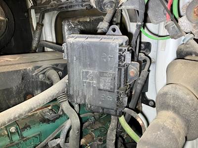 Volvo VNL Fuse Box