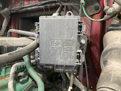 Volvo VNL Fuse Box