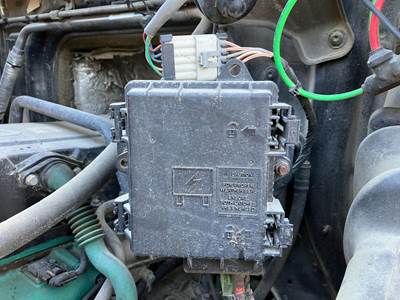 Volvo VNL Fuse Box