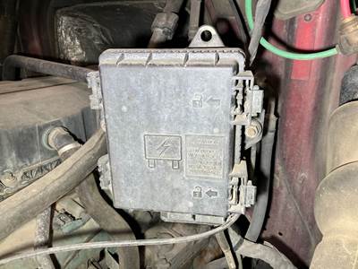 Volvo VNL Fuse Box