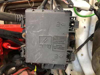 Volvo VNL Fuse Box