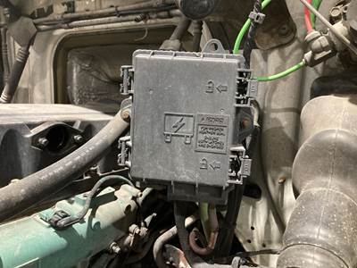 Volvo VNL Fuse Box