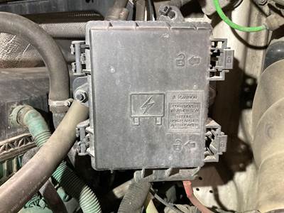 Volvo VNL Fuse Box