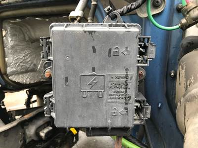 Volvo VNL Fuse Box