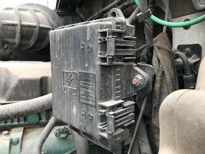 Volvo VNL Fuse Box