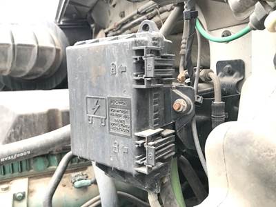 Volvo VNL Fuse Box