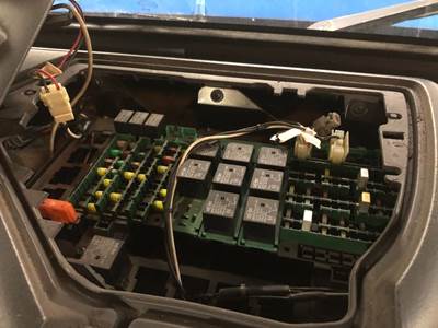 Volvo VNM Fuse Box
