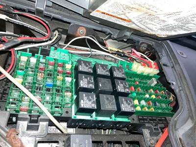 Volvo VNM Fuse Box