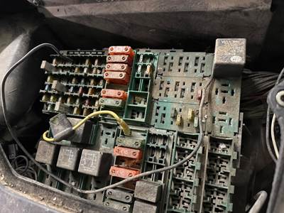 Volvo VNM Fuse Box