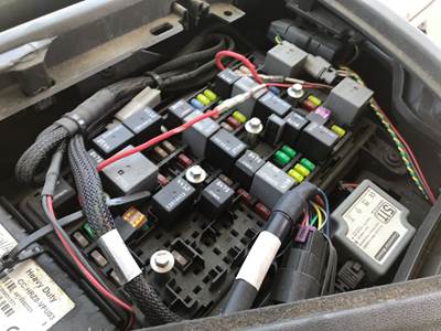Volvo VNR Fuse Box